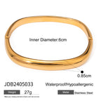 Stainless steel and zirconia heart-shaped bracelet – a luxurious and stylish accessory that doesn’t fade over time. Made of titanium steel.