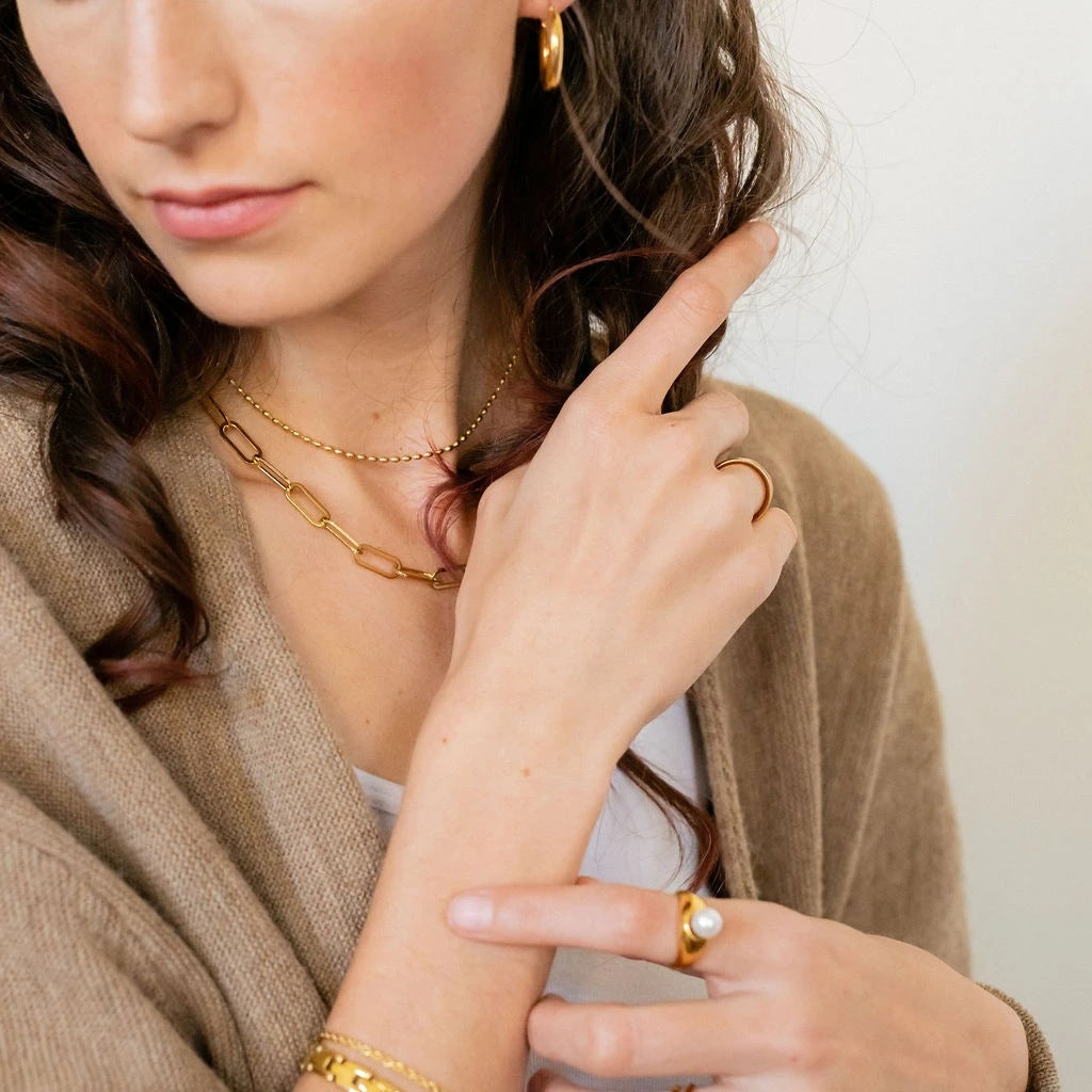 18K gold paperclip choker necklace close-up