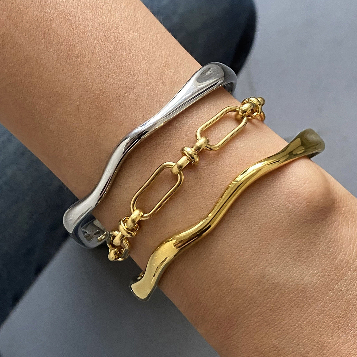 INS stainless steel plain bangle, high-end classic bracelet, titanium steel open bangle, 18k gold jewelry.