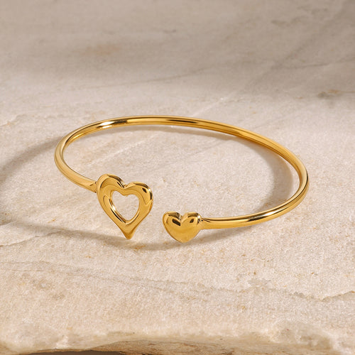 Stainless steel heart-shaped open bracelet, high-end niche bracelet, titanium steel bracelet, jewelry accessory