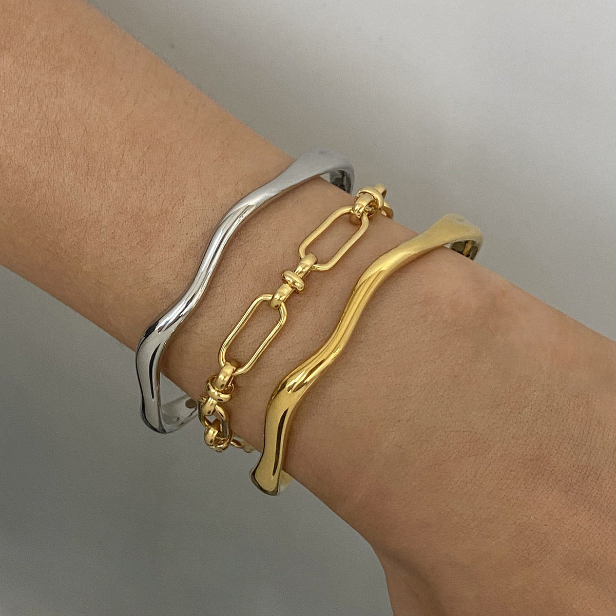 INS stainless steel plain bangle, high-end classic bracelet, titanium steel open bangle, 18k gold jewelry.