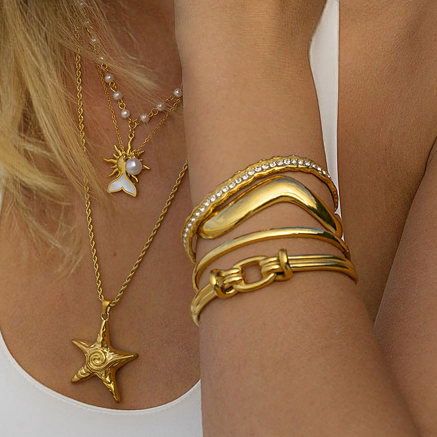 Starfish Pearl Pendant Necklace with a Sense of Luxury and Niche Open Mouth Bracelet Titanium Steel Accessory
